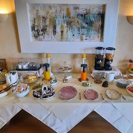 B&B Villa Fiorini Moniga del Garda Exteriör bild