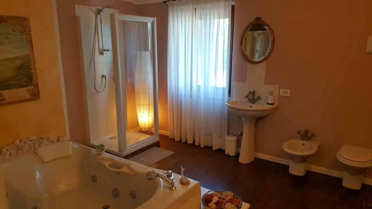 B&B Villa Fiorini Moniga del Garda Exteriör bild