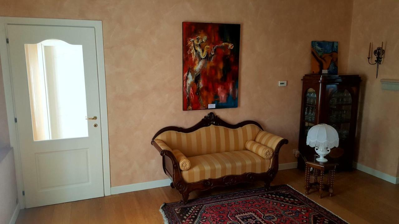 B&B Villa Fiorini Moniga del Garda Exteriör bild