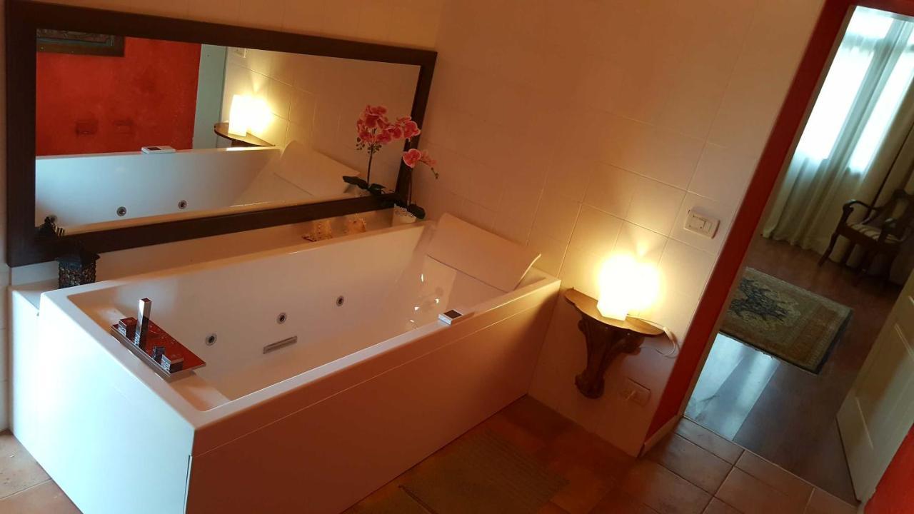 B&B Villa Fiorini Moniga del Garda Exteriör bild